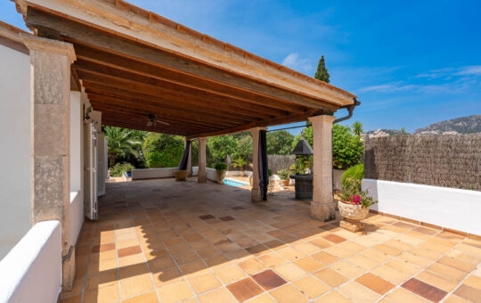 Traditional villa within walking distance to the port - Large partly covered terrace