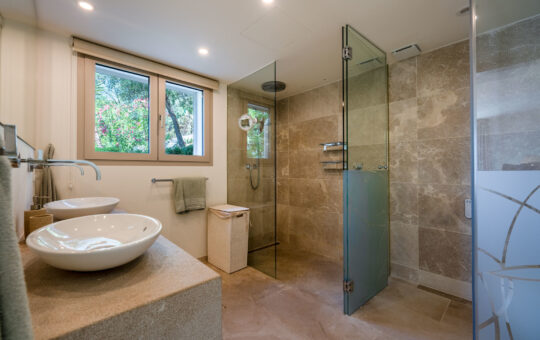 Exclusive villa with sea views in Portals Nous - Bathroom II