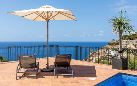 Ground floor apartment with private garden and beautiful sea views - Pool terrace with wonderful sea views