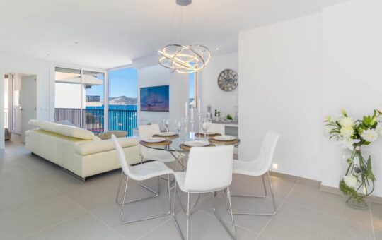 Modern, completely refurbished front line apartment in Santa Ponsa, Mallorca