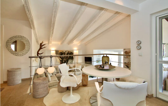 Mediterranean penthouse with beautiful panoramic views in Port Andratx - Dining area with access to the terrace